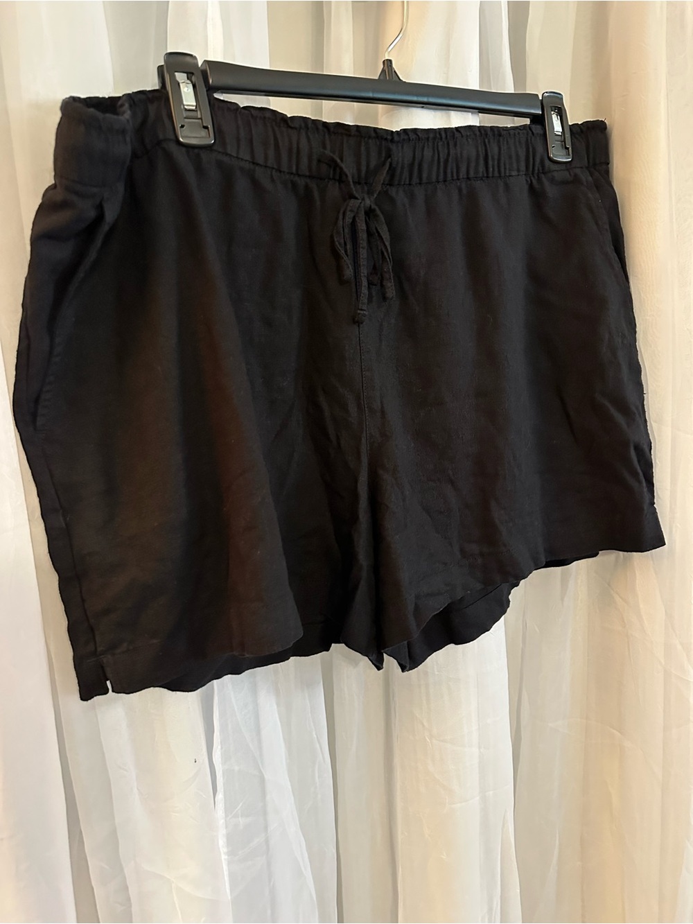 Gap Women's Relaxed Fit Black Linen Blend Drawstring Shorts